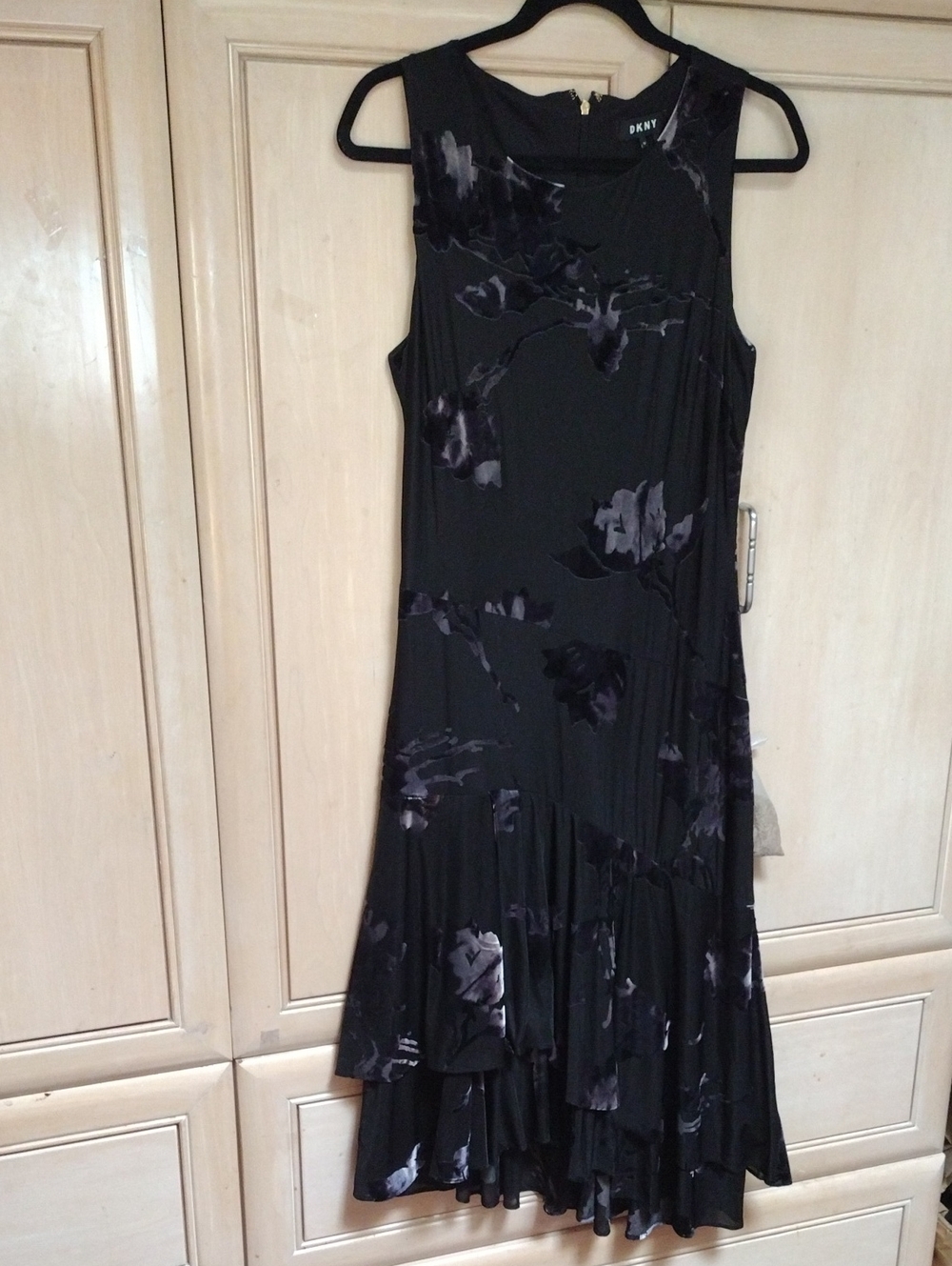 🖤DKNY Whimsigoth Asymmetrical Ruffled Layered Hem Dress With Velour Roses